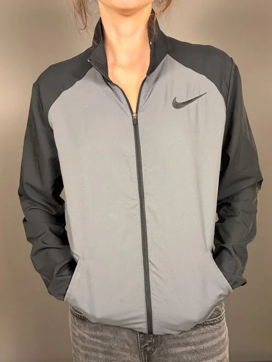 Nike Black & Gray Cropped Track Jacket - Picture 4 of 4